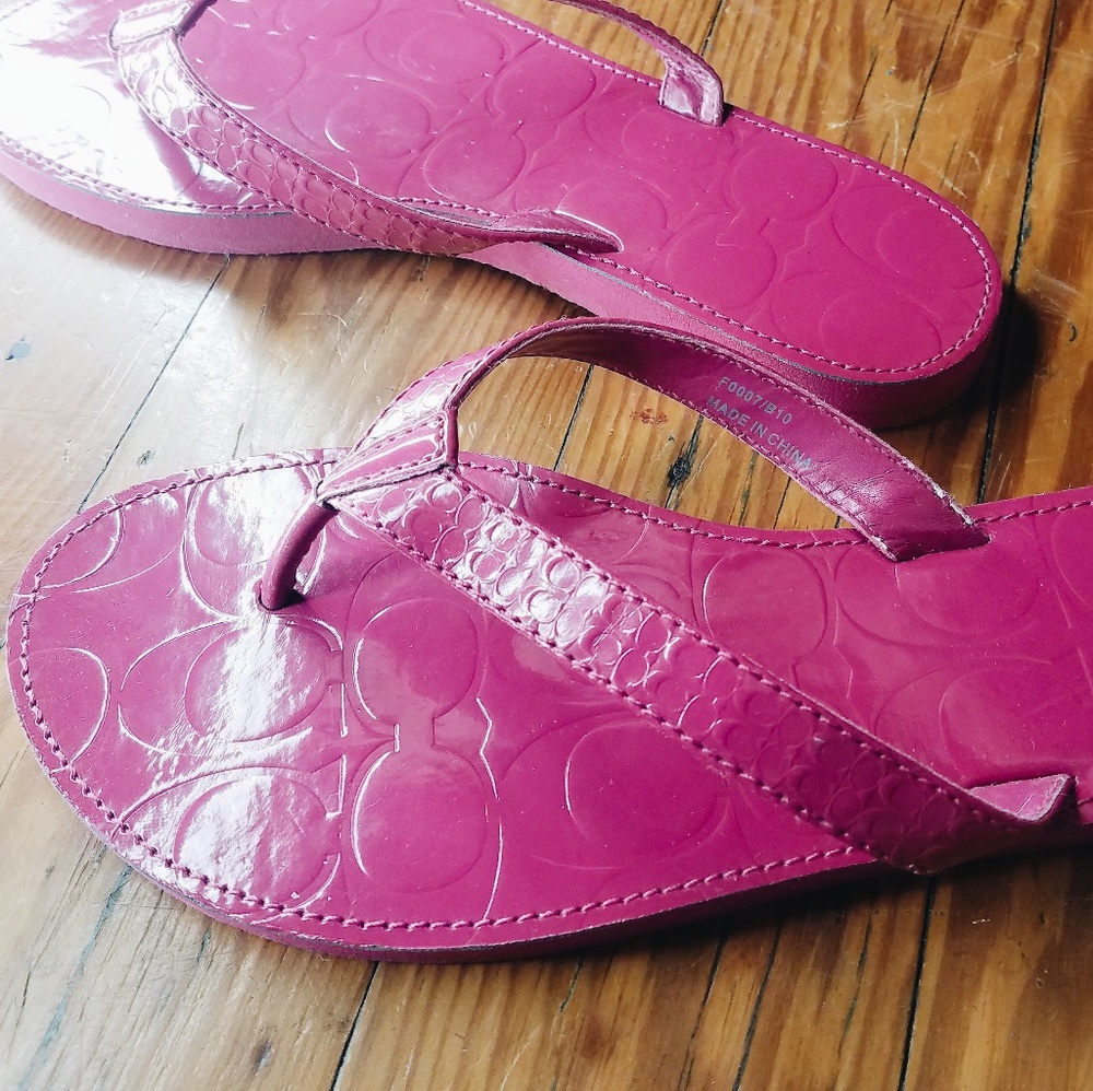 💗 Coach Pink Flip Flops